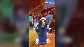 360도 회전 모션 체험이 가능한 VR 횡단의자