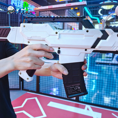 YHY 새로운 출시 4 플레이어 VR 촬영 시뮬레이터 360 무료 로밍 및 멀티 플레이어 게임